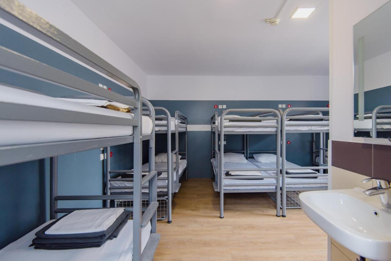 Cama en habitación compartida mixta de 10 camas